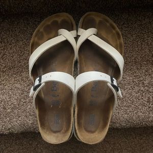 Betula by Birkenstock Mia sandals in white. Size 9/9.5 EU 40